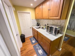 Cozy 2BR Near Yale & Downtown - Easy Street Parking - 7