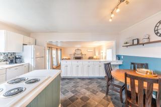 The Corner House - 8