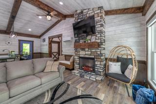 Oasis at Barkley + Hot tub! - 9