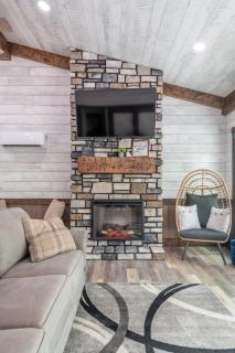 Oasis at Barkley + Hot tub! - 4