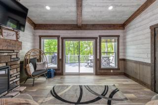 Oasis at Barkley + Hot tub! - 1