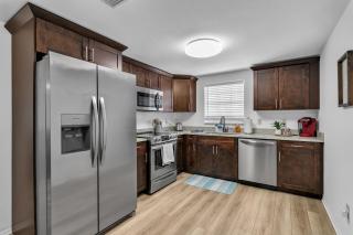 roomstr Nevada Suite 1 Bedroom near Macdill AFB with Private Full Bathroom & FREE COFFEE - 6