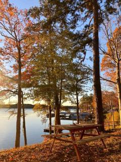 Spacious Modern Cabin on Toledo Bend Lake with Gorgeous Deck and Patio for an Amazing Family Getaway in Hemphill, Texas - 9