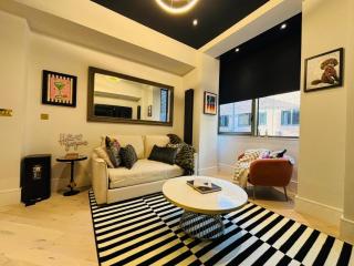 Stylish New Build Flat Just 300m from Tube Station - 0