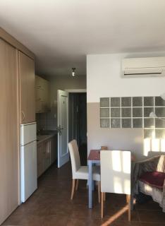 Solstice Studio - Golden Getaway by the Sea - 5