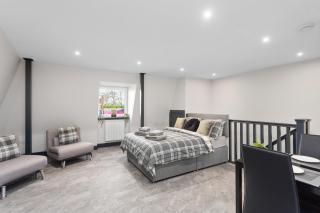 Edinburgh City Penthouse Studio - 5