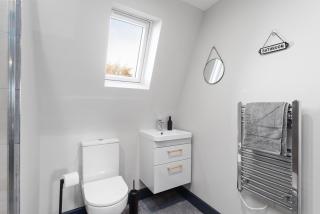 Edinburgh City Penthouse Studio - 3