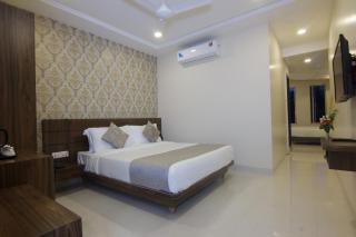 Strand Resort - Lonavala - 7