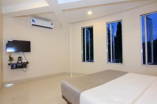 Strand Resort - Lonavala - 8