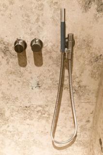 Architect House With Vintage Classics By River - 4