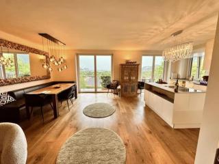 Traumhaus mit herrlichem Blick über Graz - 0