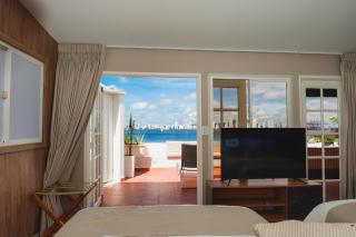 Suite Premium con Terraza yJacuzzi Privado - 7