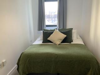 Modern Liverpool City Centre Apt - 2