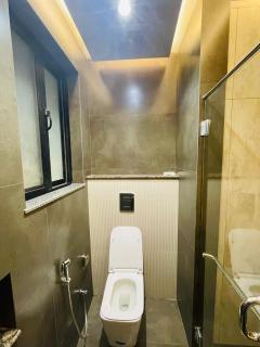 Goldcrest Mall Luxury Apartment - 9