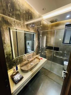 Goldcrest Mall Luxury Apartment - 7