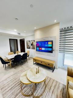 Goldcrest Mall Luxury Apartment - 5