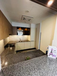 Goldcrest Mall Luxury Apartment - 4