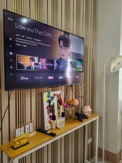 MOA Staycation Haven Cozy 1BR Retreat with Balcony at Shore 3 - 4