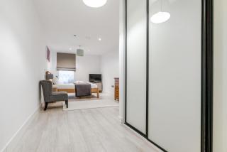 Tailored Stays - Central Station Apartments - 7