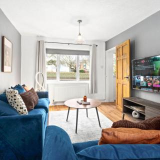 Three Bedroom House - City Centre - Garden - Parking 12W - 2