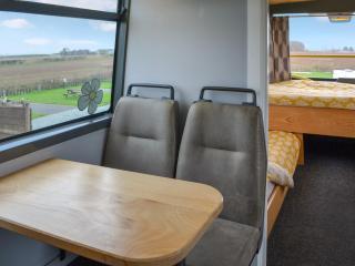 Daisy Decker - Uk48371 - 6