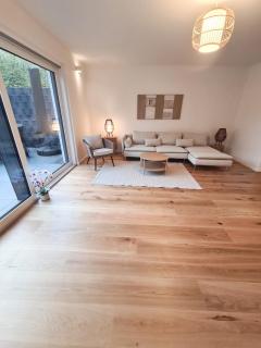 Modernes Haus in der Nähe des Flüghafens mit WLAN,Parkplatz,Terrasse - Egelsbach - 8