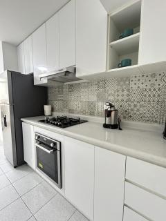 Miraflores TOP! Close to the Sea and Parque Kennedy - 7