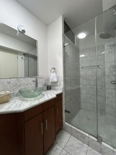 Miraflores TOP! Close to the Sea and Parque Kennedy - 2