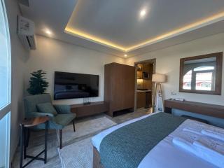 Azure 203 Studio Pool, Garden & Roof - New Cairo - 2