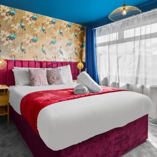 Cozy Two Bedroom House - King Beds - Parking & Garden 4VC - 1