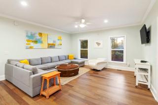 AV15-42: 15 42nd Avenue - 9