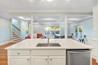 AV15-42: 15 42nd Avenue - 4