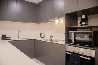 Relaxing 3BR Balcony in Vibrant Miraflores - 8