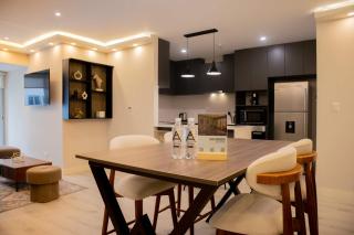 Relaxing 3BR Balcony in Vibrant Miraflores - 4