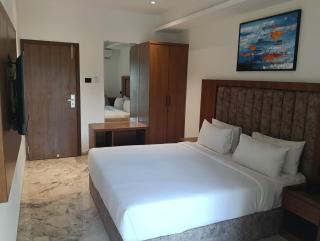 Silvotel Premier By Bizzgrow Hotels - 0