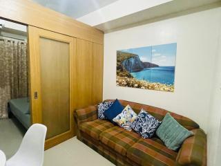 Elegant Pasay City Apartment with Central Heating Shared Pool - 8