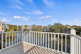 PB17: 17 Pelican Bay - 3