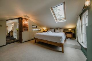 Trelawney in Bristol - 2