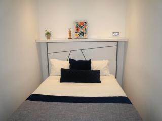 Urban Oasis at Luxurious Ocean Village - 5