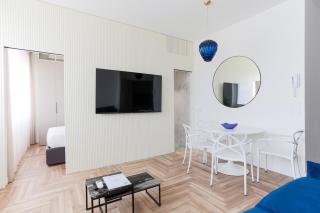 YLS Luxury Suites 2 - 1