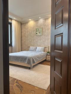 Sunset Cozy Apartment Near Center - 7