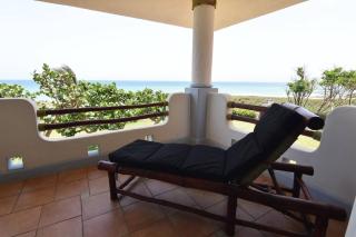 Spacious oceanfront 2BR apartment in Perla Marina - 9