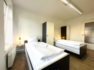 Gruppen Willkommen! 5-Zimmer Nähe Messe & BMW - 5