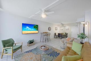 Alluring beachfront condo with pool and ocean views - 5