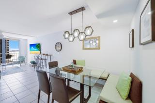 Alluring beachfront condo with pool and ocean views - 2