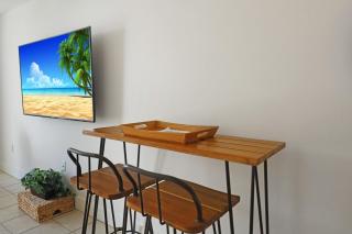 Alluring beachfront condo with pool and ocean views - 4