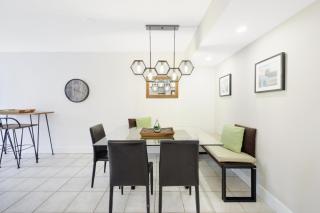 Alluring beachfront condo with pool and ocean views - 1