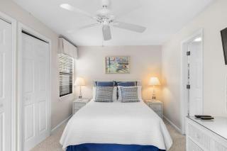 Captivating 3 Bedroom Villa Private Beach Access - 2