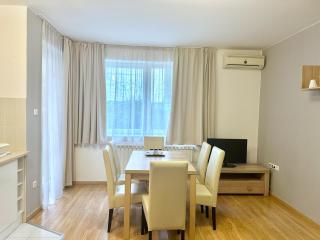 Modern 2 Bedroom Family Apartment with Terrace by Prime Stay - 5