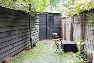 Cozy Two Bedroom Apartment near Cafes and Trams - 6